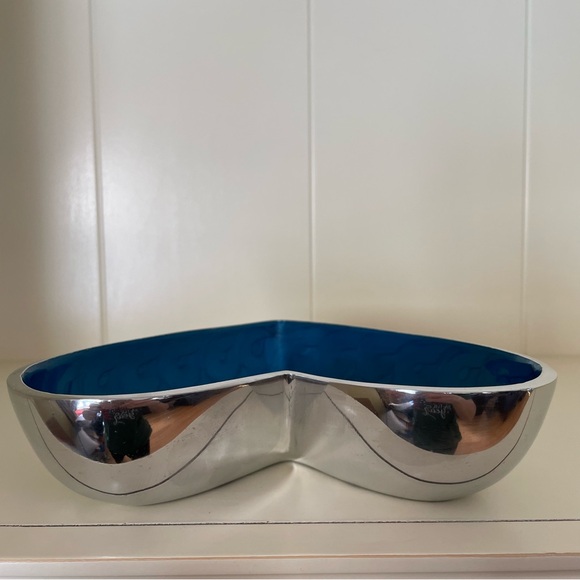 SouvNear Valentine’s Day Love Bowl Blue Heart Shaped Aluminum Serving Candy Dish - Picture 4 of 9